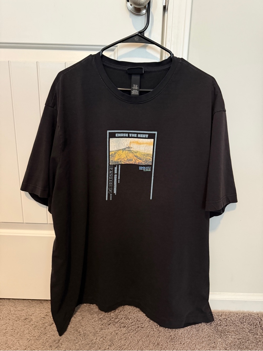 H&M Moisture Wicking Black Short Sleeve Tee with Mountain Frame Graphic